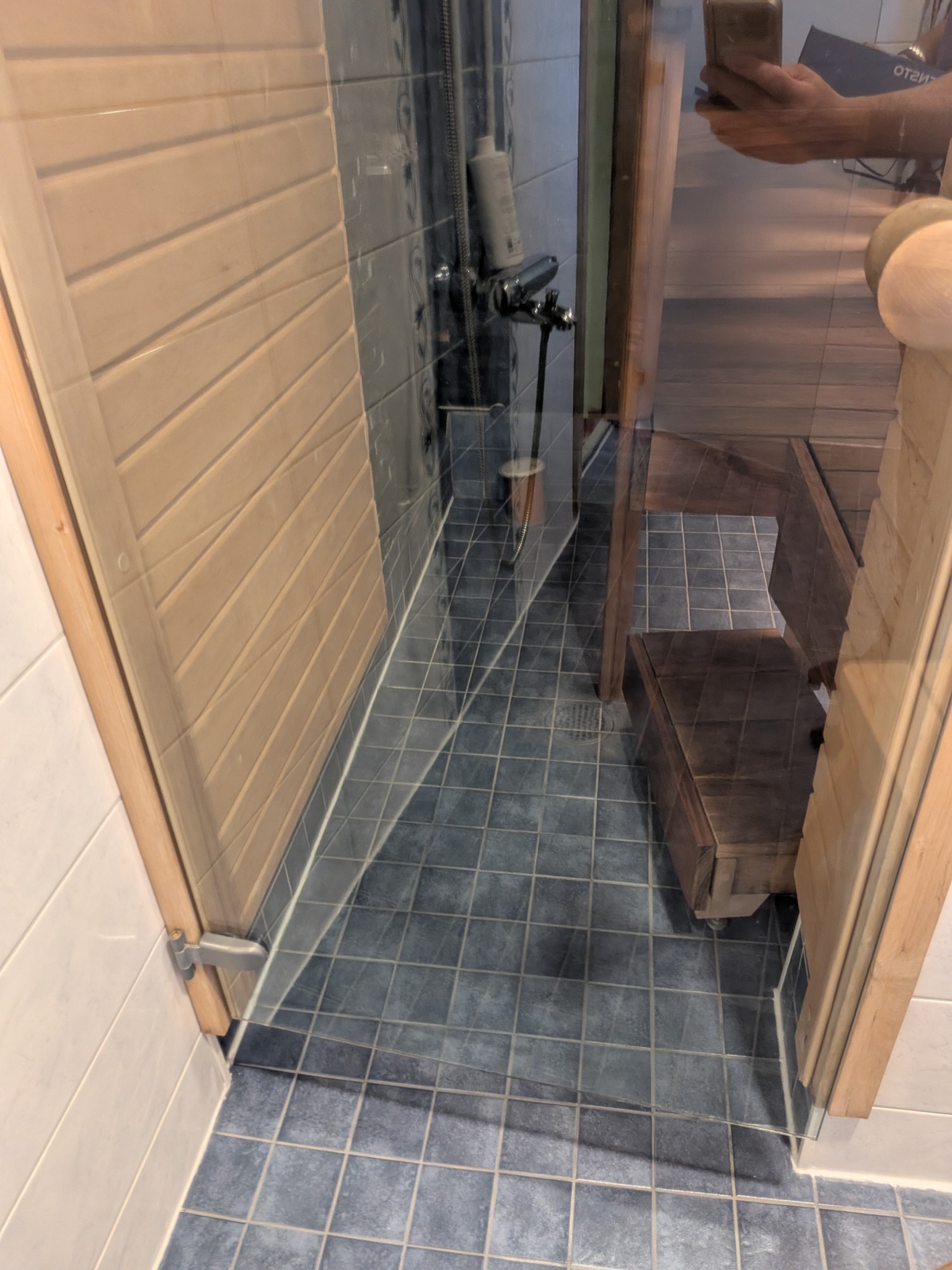Saunan lasi käsittelyn jälkeen